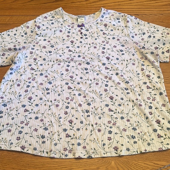 Top ladies plus size flower print short sleeves Sz 3x - Picture 5 of 5